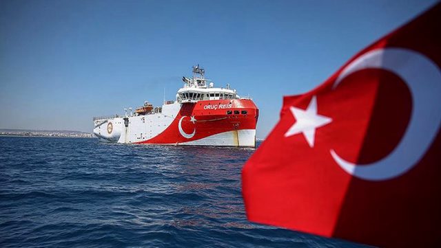 Doğu Akdeniz'de faaliyet gösteren Oruç Reis'in çalışma süresi 1 Eylül'e kadar uzatıldı