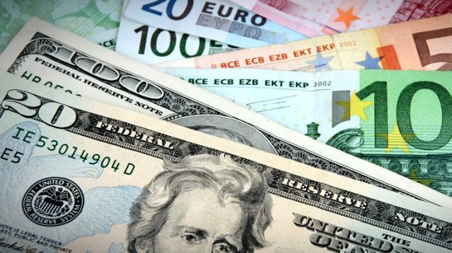 Dolar ve euro tüm zamanların en yüksek seviyesinden işlem görüyor
