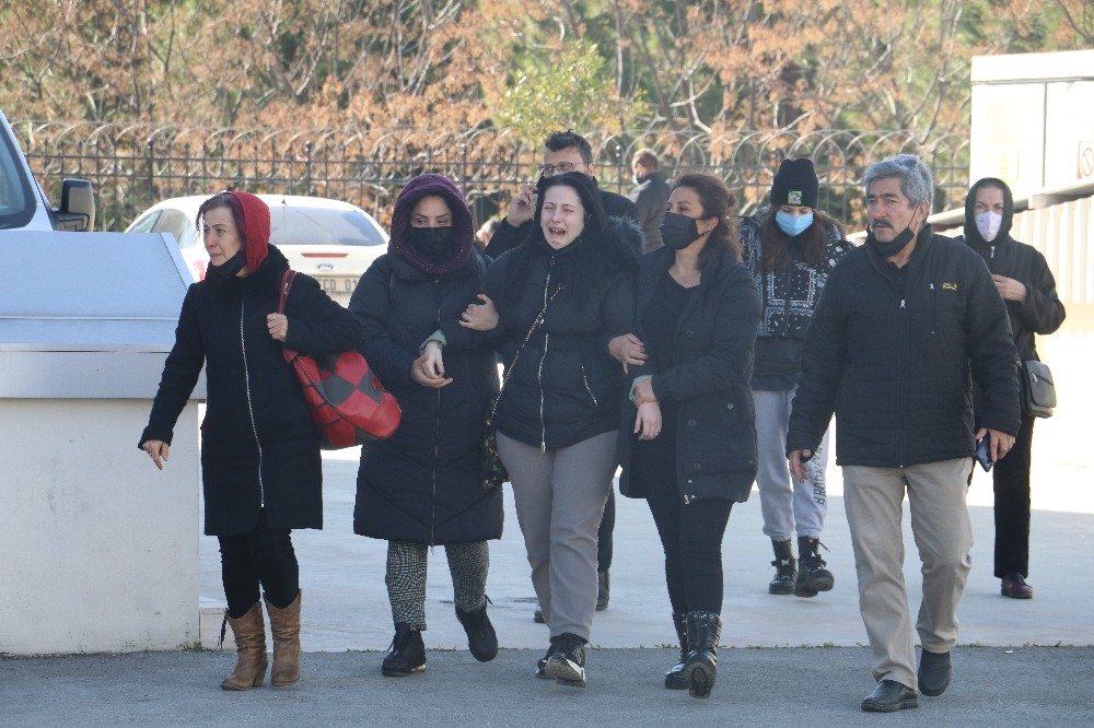 Dün öldürülen diyetisyenin kız kardeşi 'Yaşarken öldüm o benim annemdi'