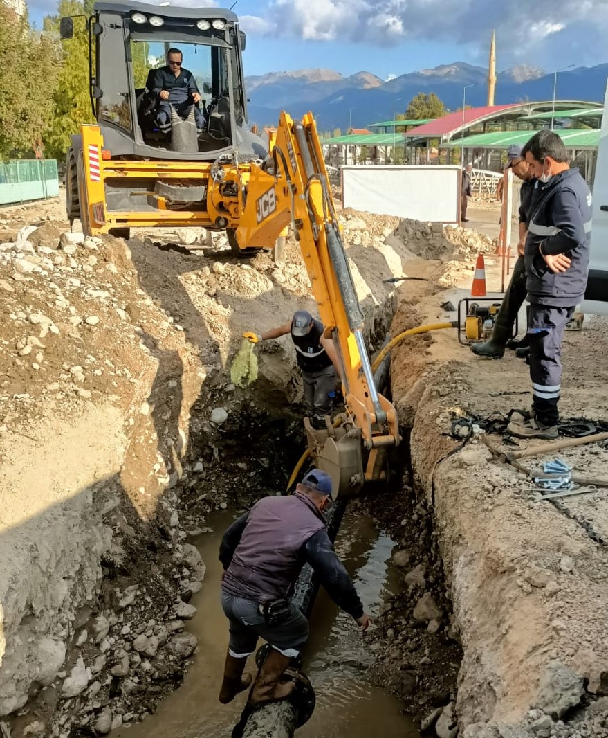 Elmalı’da 4 mahallenin  içme suyu sorunu çözüldü