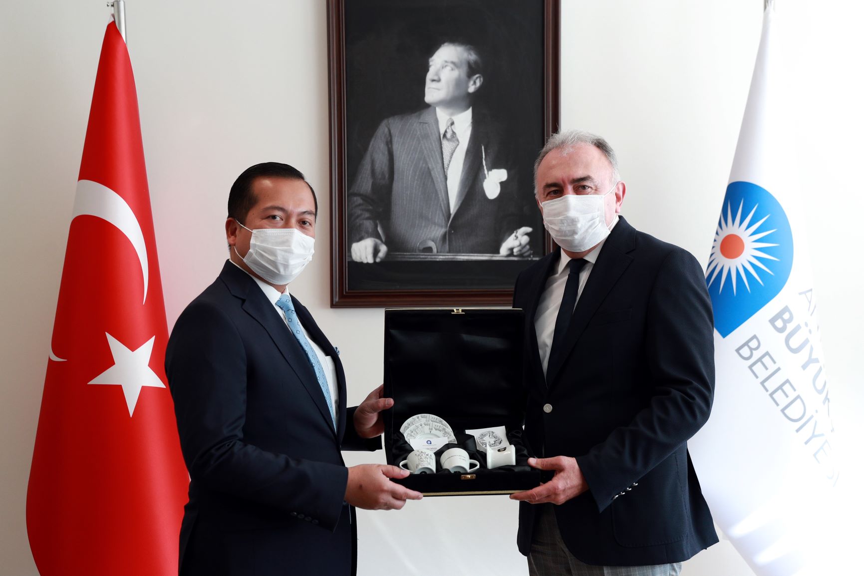 Endonezya Türk Büyükelçisi Iqbal'den Başkanvekili Hacıarifoğlu'na ziyaret