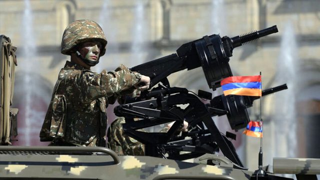 Ermenistan, cepheden kaçan askerlerine karşı silah kullanma emri verdi