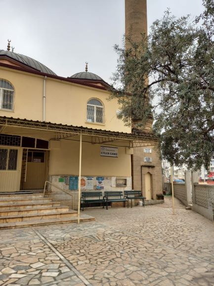 Etiler camii yenileniyor.