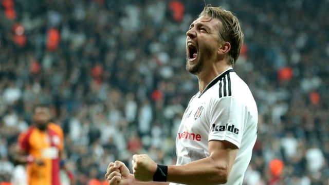 Fenerbahçe, Caner Erkin transferini bitiriyor