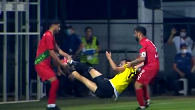 Futbol izleyenleri ''Yok Artık'' dedirten pozisyon!