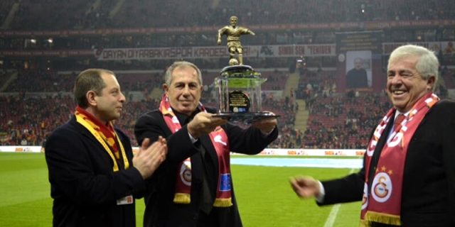 Galatasaray'ın ve milli takımın eski oyuncusu Talat Özkarslı 82 yaşında vefat etti