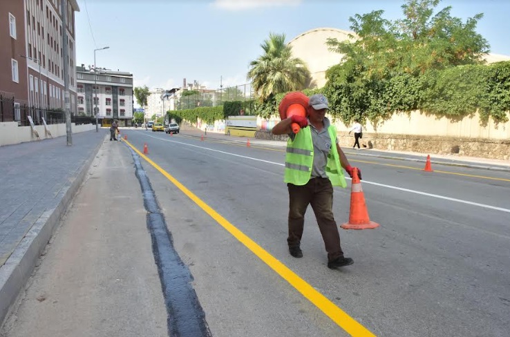 GALİP KAYA CADDESİ’NİN YOL ÇİZGİ ÇALIŞMASI TAMAMLANDI