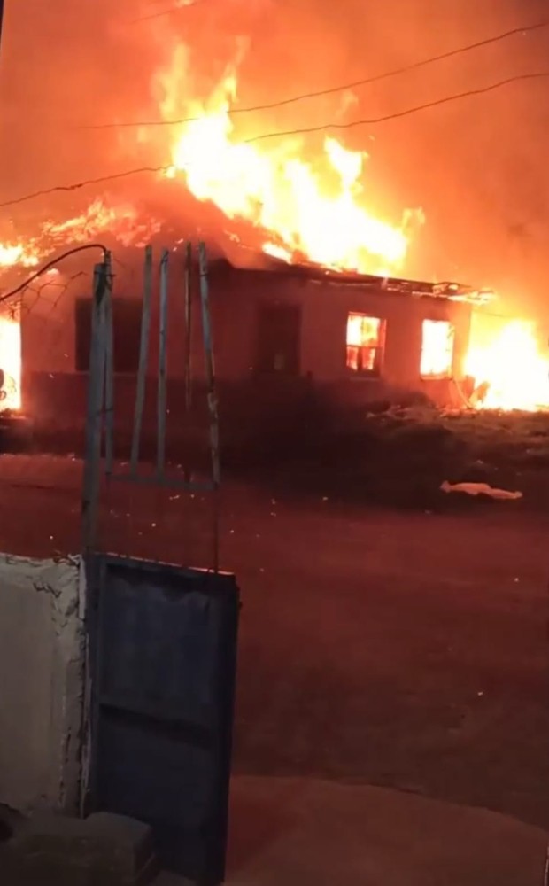 Habibler Mahallesi’nde tek katlı evde yangın çıktı