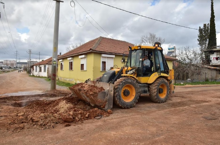 HABİBLER MAHALLESİNDE YOL ÇALIŞMASI