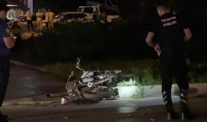 Hafif ticari araçla çarpışan motosiklet sürücüsü öldü