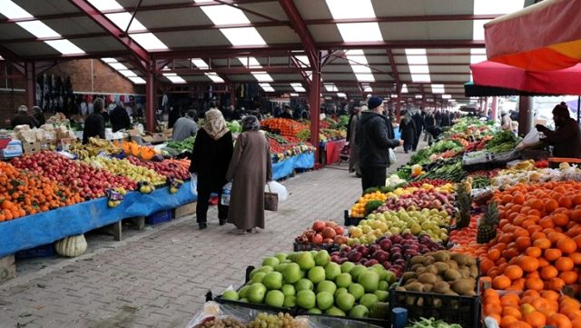 Hafta sonu pazarları sokağa çıkma yasağı nedeniyle cuma ve pazartesi günleri kurulacak