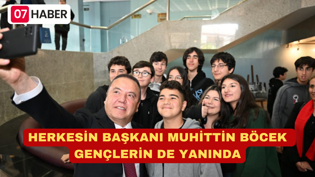 HERKESİN BAŞKANI MUHİTTİN BÖCEK GENÇLERİN DE YANINDA