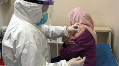Huzurevlerinde corona aşısı yapılmaya başlandı