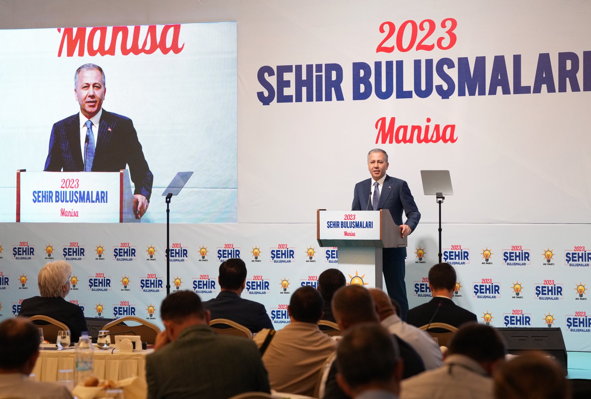 İçişleri Bakanımız Sn. Ali Yerlikaya, 2023 Şehir Buluşmaları Programı Kapsamında Manisa’da Düzenlenen Programa Katıldı