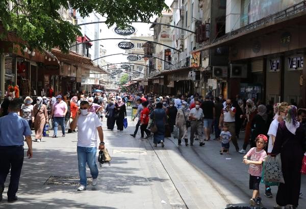 İlçede bayram öncesi vaka sayılarının artması endişeyi beraberinde getirdi!