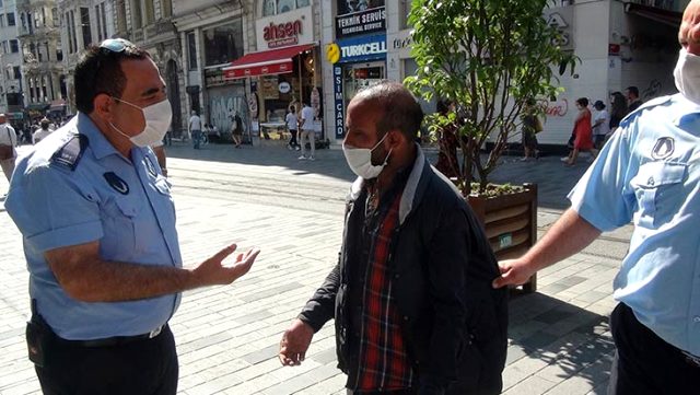 İnsanların duygularını sömüren dilencinin oyununu zabıtalar ortaya çıkardı