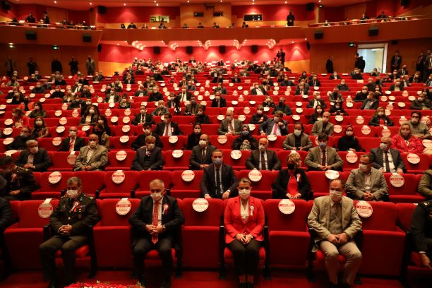 İstiklal Marşı'nın kabulünün 100. yılı AKM'de törenle kutlandı