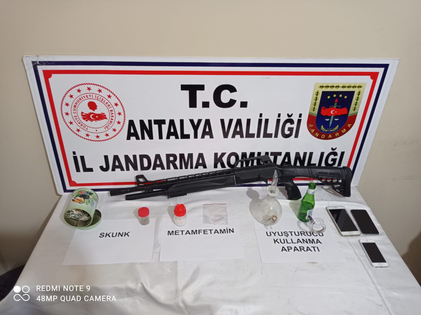 Jandarma Torbacıların Ensesinde