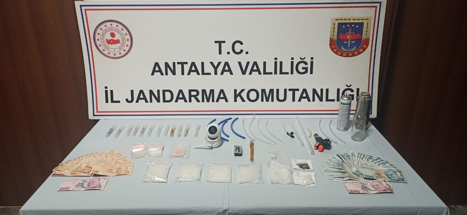 Jandarmadan uyuşturucu operasyonu: 3 gözaltı