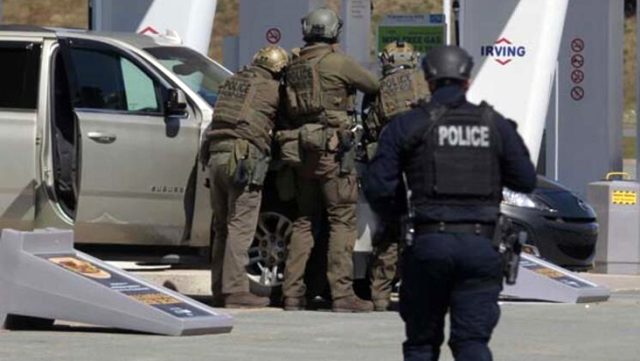 Kanada'da bir saldırgan sivil halka silahlı saldırı düzenledi, 16 kişi hayatını kaybetti