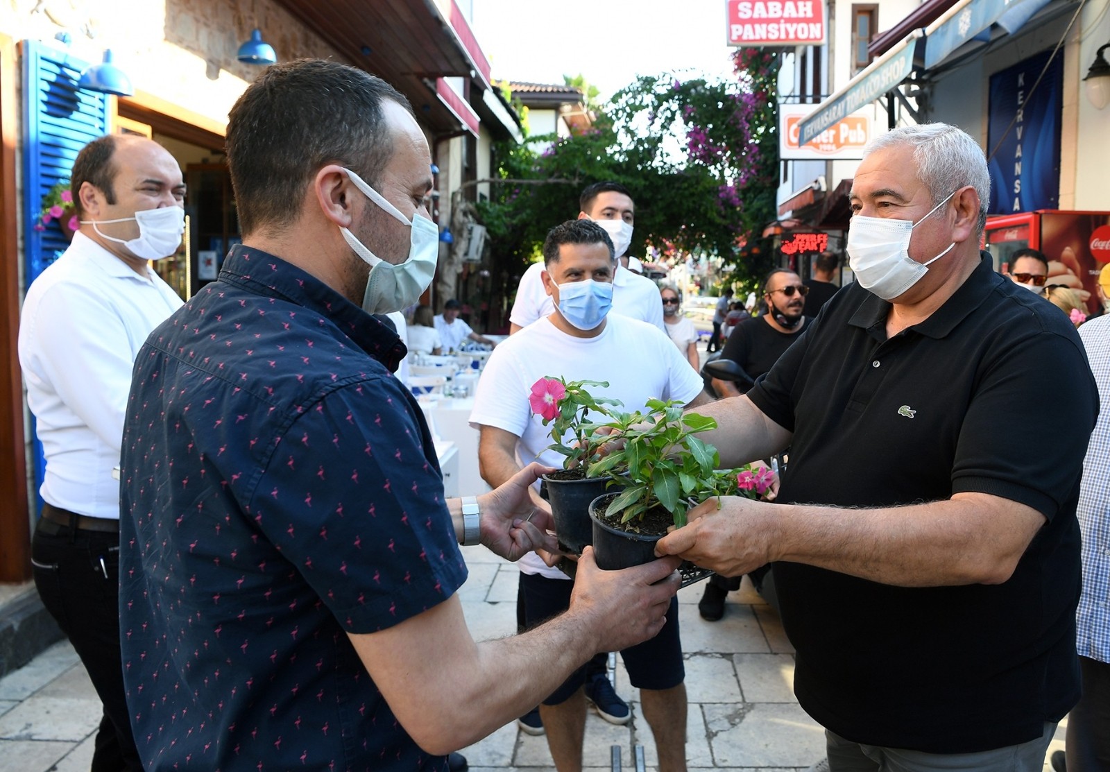  “Kapanış saatleri mutlaka 24.00’a kadar uzamalı”