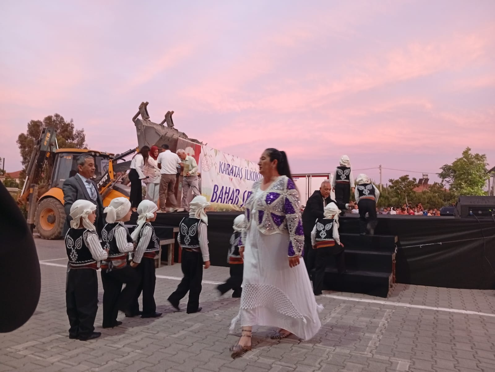 Karataş İlkokulu’nda Bahar Şenliği Rüzgârı – Yeni Müdürle Yepyeni Bir Vizyon