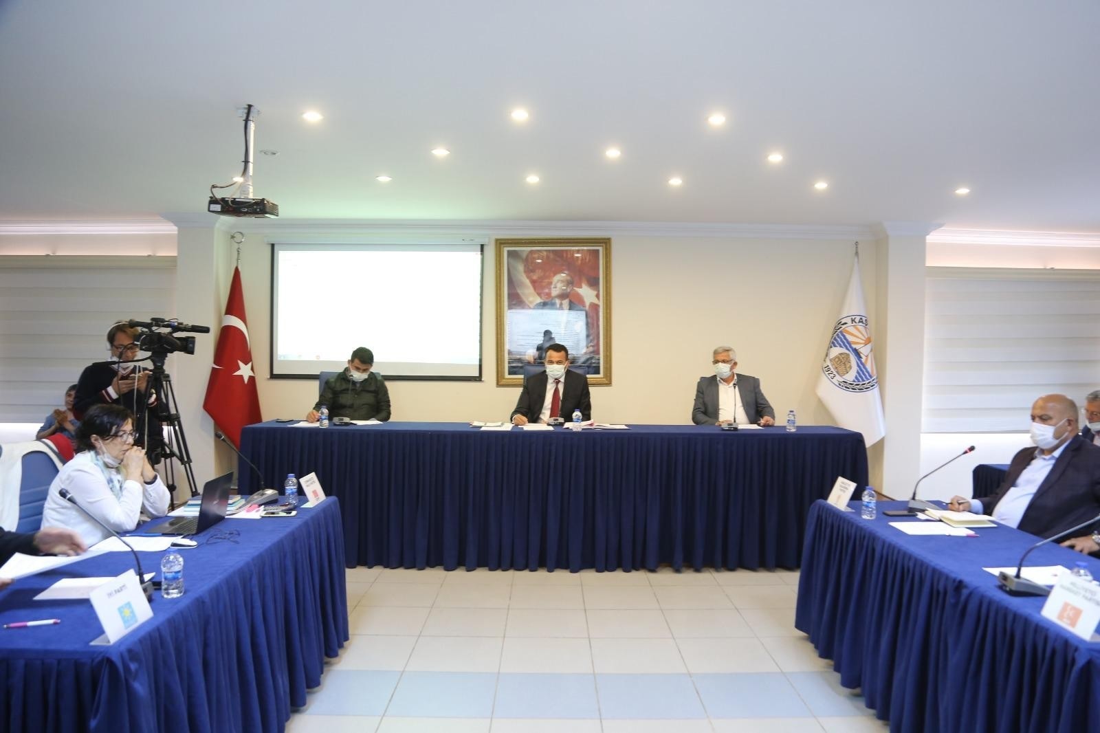 Kaş Belediyesinin Nisan ayı meclis toplantısı, Başkan Mutlu Ulutaş yönetiminde gerçekleştirildi