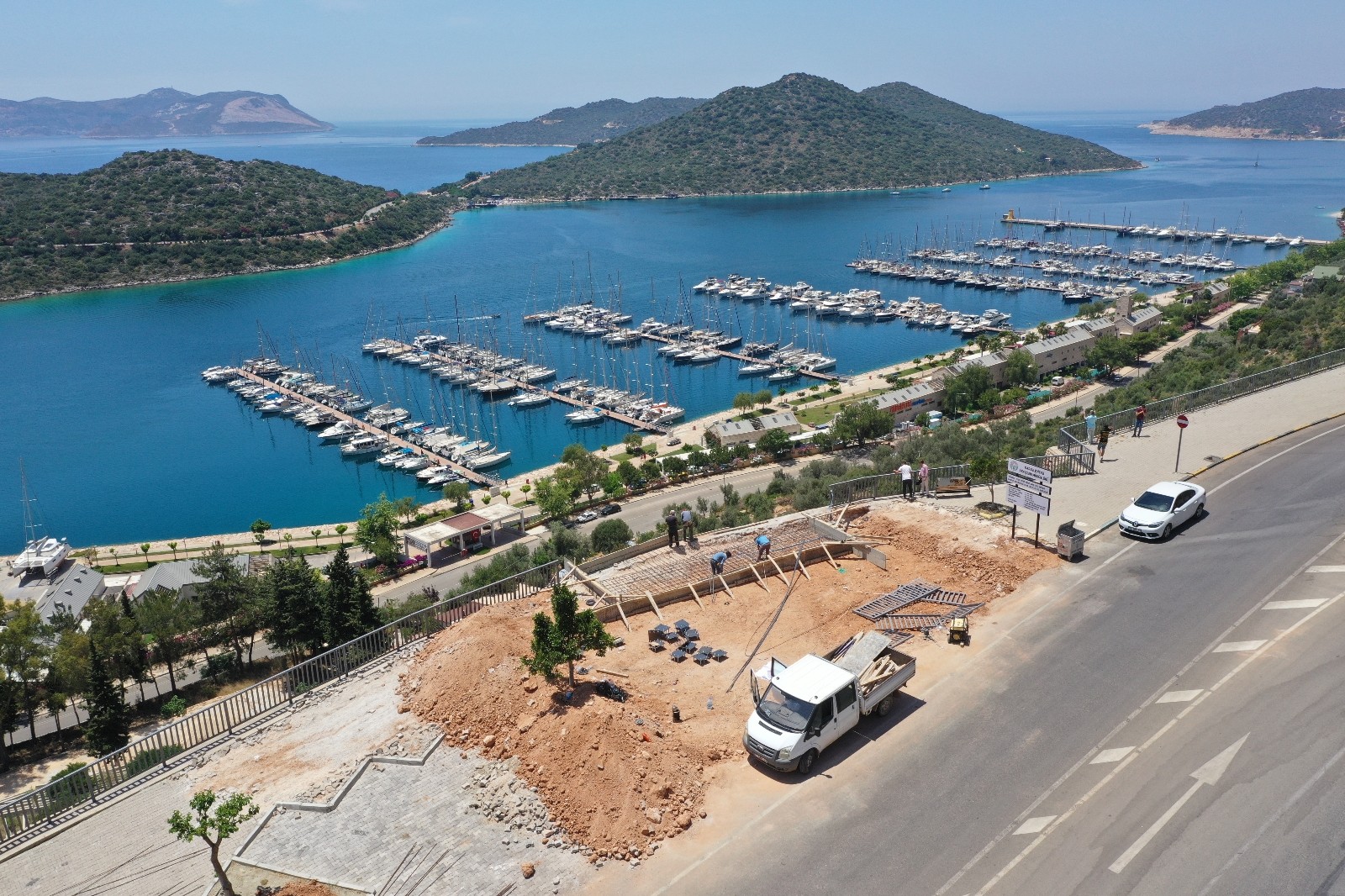 Kaş ilçesinde Seyir Terası Projesi yapım çalışmalarına başlandı