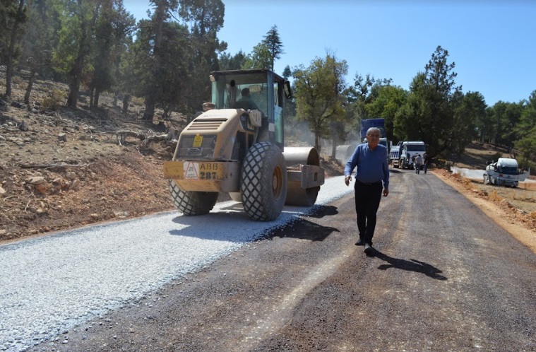 KAŞ SİNNELİ GRUP YOLU ASFALTLANIYOR