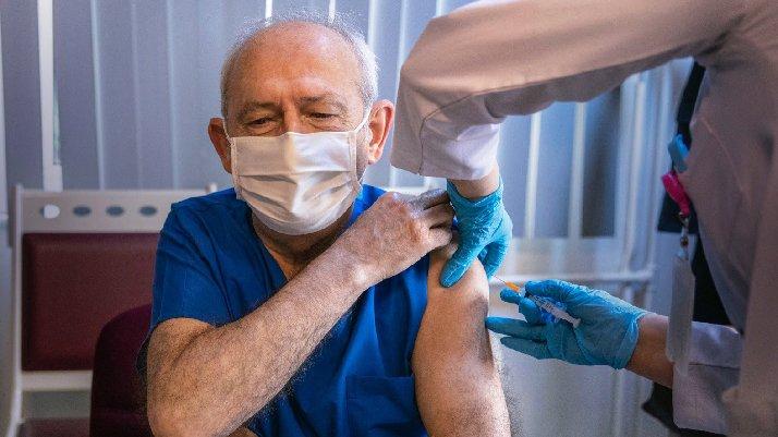 Kemal Kılıçdaroğlu, corona virüsü aşısı oldu