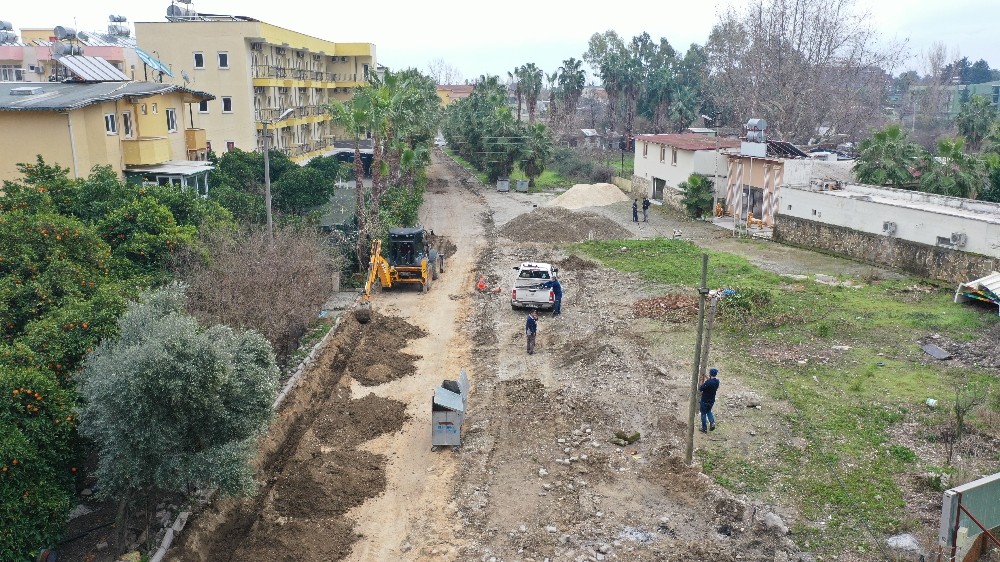 Kemer Belediyesi vatandaşların mağdur olmaması için çalışmalarını sürdürüyor.