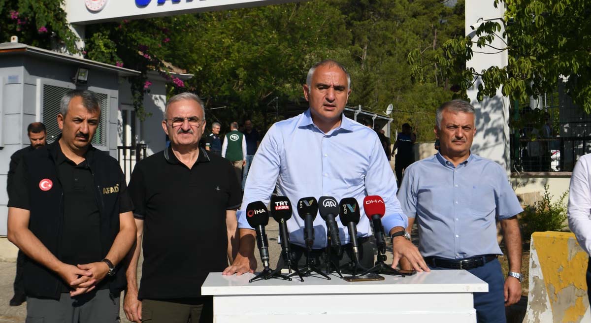 Kemer Yangınını Kontrol Altına Alma Çalışmaları Devam Ediyor