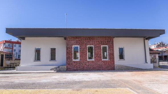 KEPEZ Belediye tarafından iki ayrı okul içine yapılan çok amaçlı salonlar tamamlandı