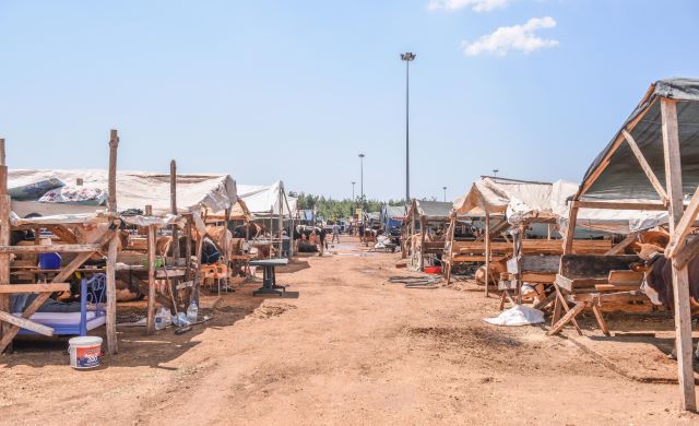 Kepez ilçesinde, 20 Temmuz’da başlayacak olan Kurban Bayramı hazırlıkları kapsamında kurban satış ve kesim yerleri belli oldu.