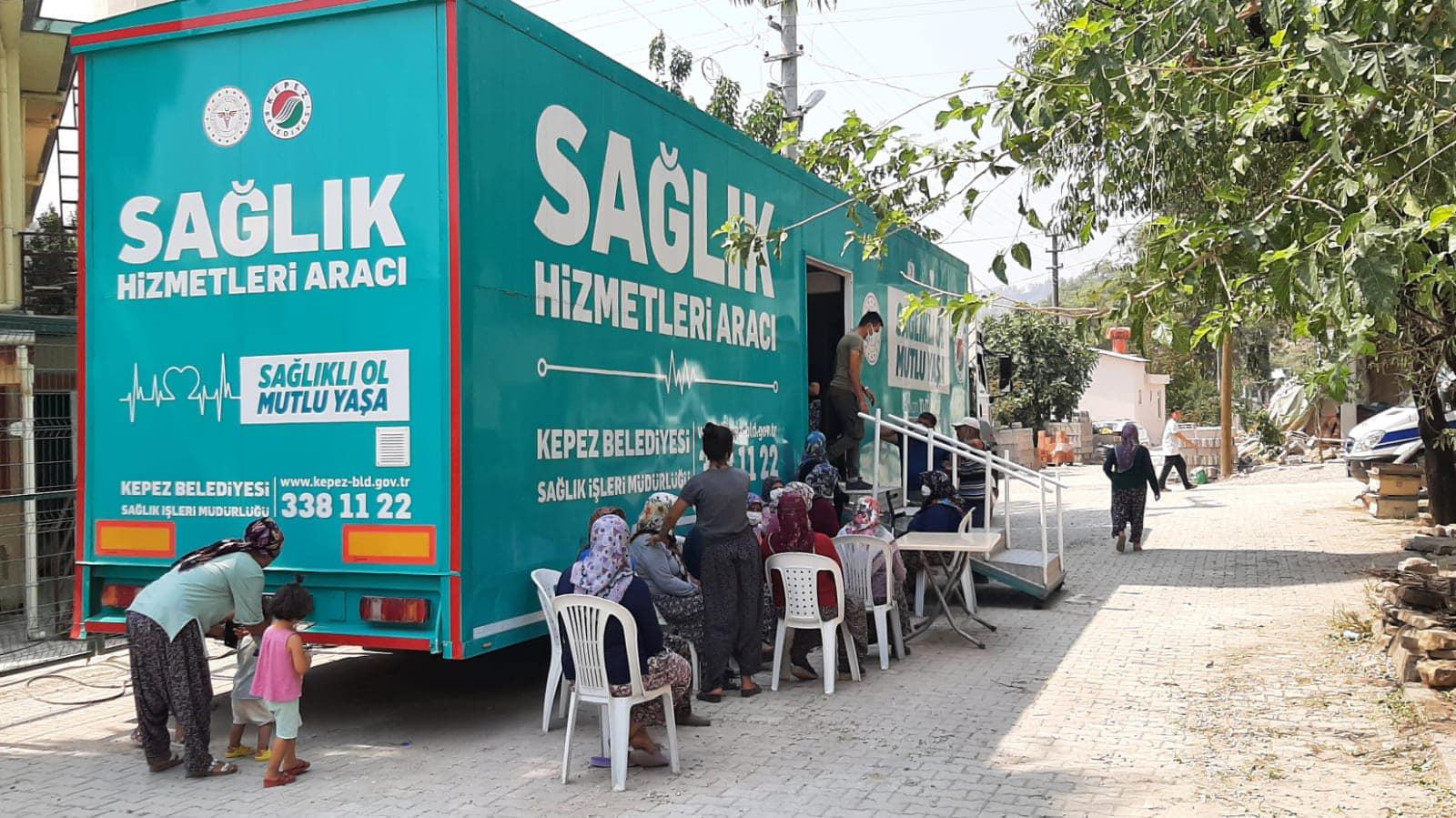 Kepez’in ‘Gezici Sağlık Merkezi’ afet bölgesinde şifa dağıtıyor