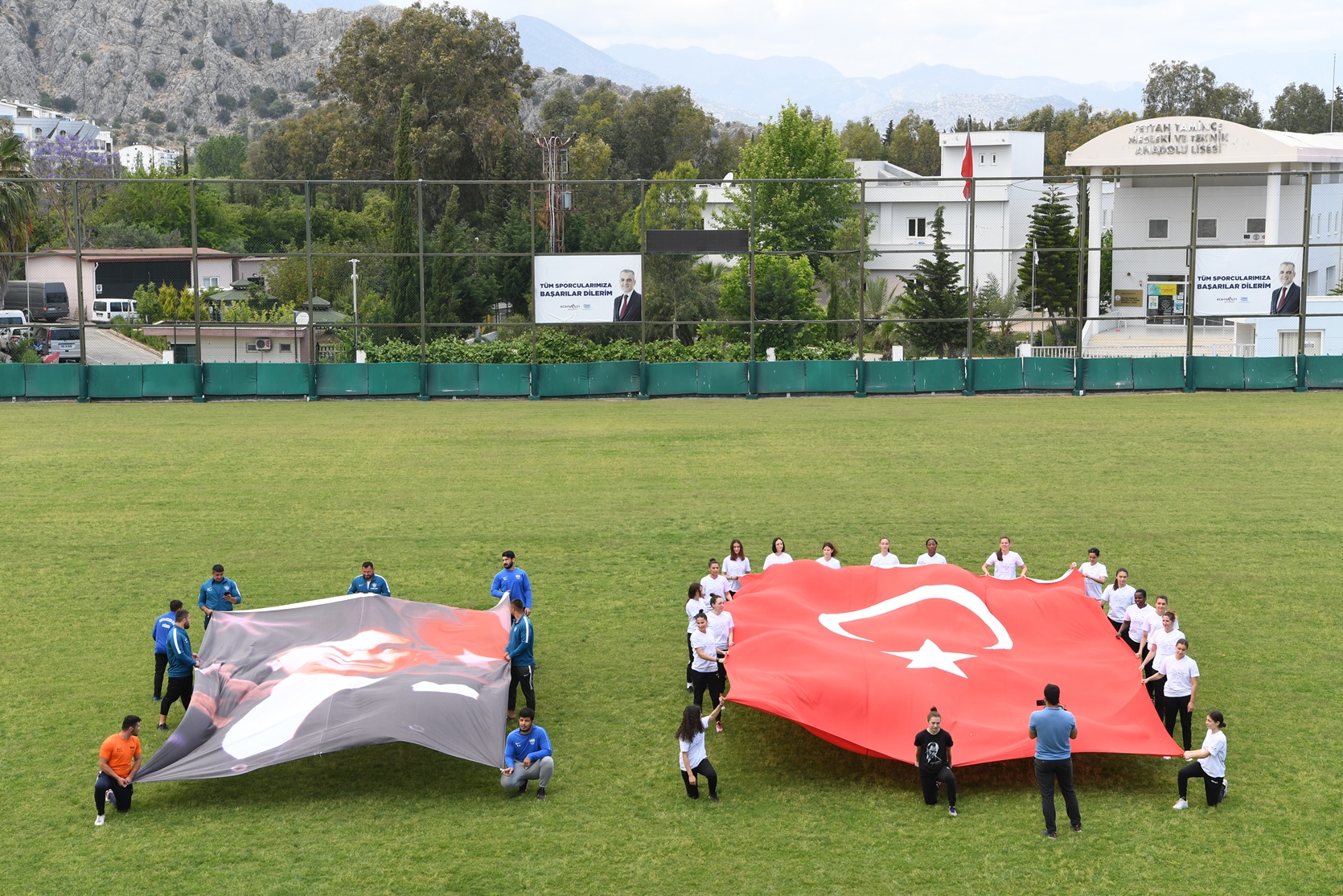 Konyaaltı Belediyesi sporcularından 19 Mayıs mesajı