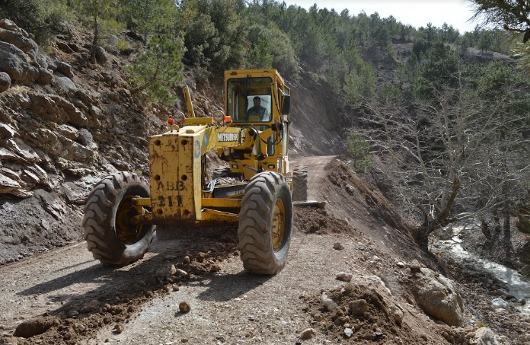 KORKUTELİ’DE YAYLA YOLLARINA BAKIM