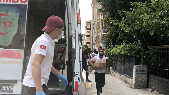 Kucağında yavrusunu taşıyan babanın yürekleri dağlayan feryadı