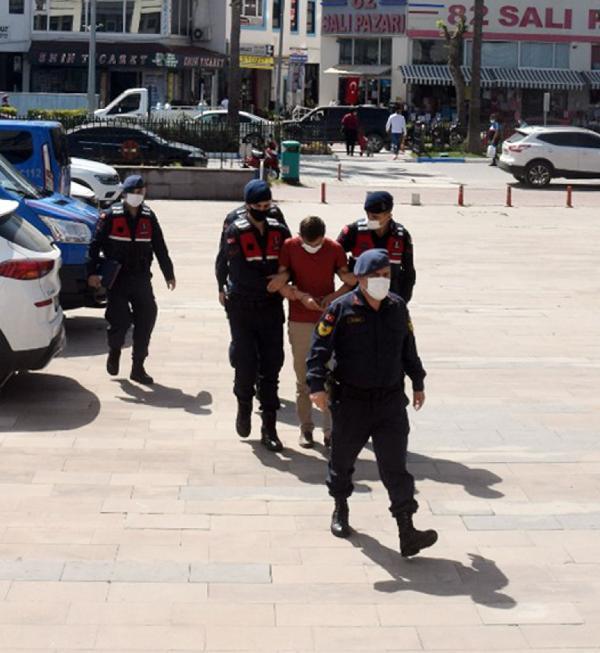 Kullandığı otomobille kendisini durdurmak isteyen polis memuruna çarpıp yaraladı