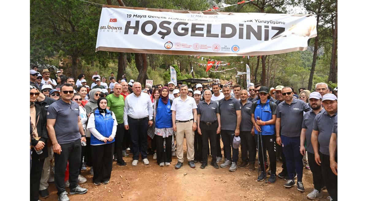 Kumluca’da Gençlik Haftası Yürüyüşü