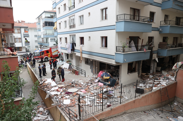 Mamak'ta bir binada meydana gelen doğal gaz patlamasında 1 kişi hayatını kaybetti