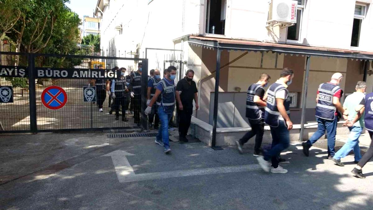 Manavgat ilçesinde polisin aranan şahıslara yönelik gerçekleştirdiği operasyonda 18 kişi yakalandı.