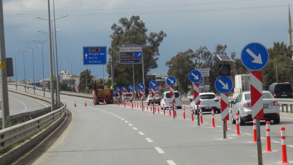 Manavgat Sanayi Köprülü kavşağı 10 gün trafiğe kapatıldı