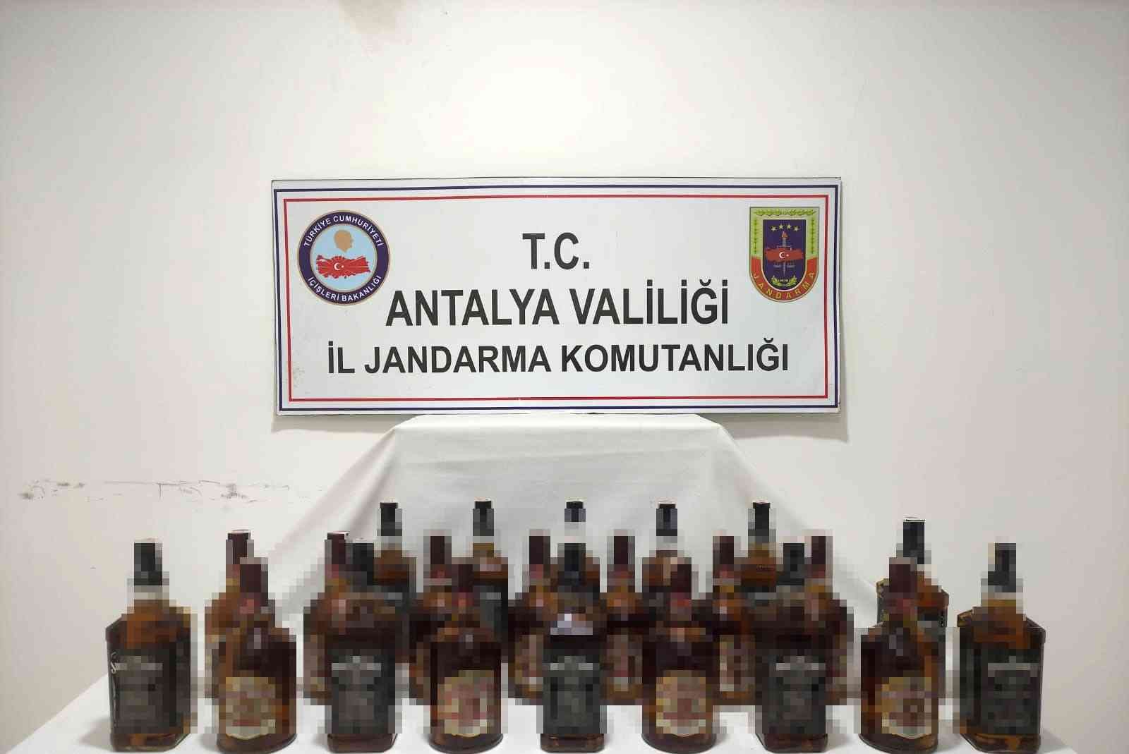 Manavgat'ta 22 litre kaçak-sahte içki ele geçirildi