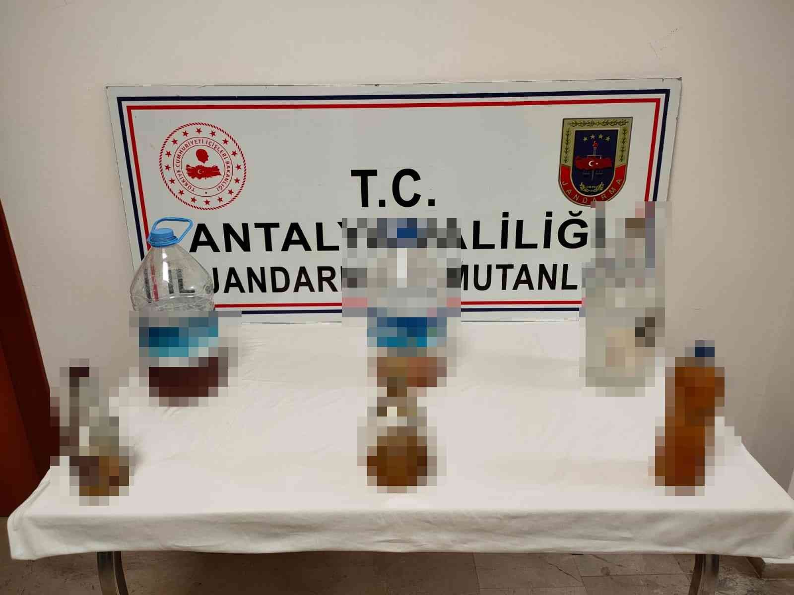 Manavgat'taki kaçak Alkol operasyonunda 12 litre kaçak içki ele geçirildi