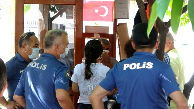 Maske uyarısı yapan cami güvenlik görevlisi bıçaklandı