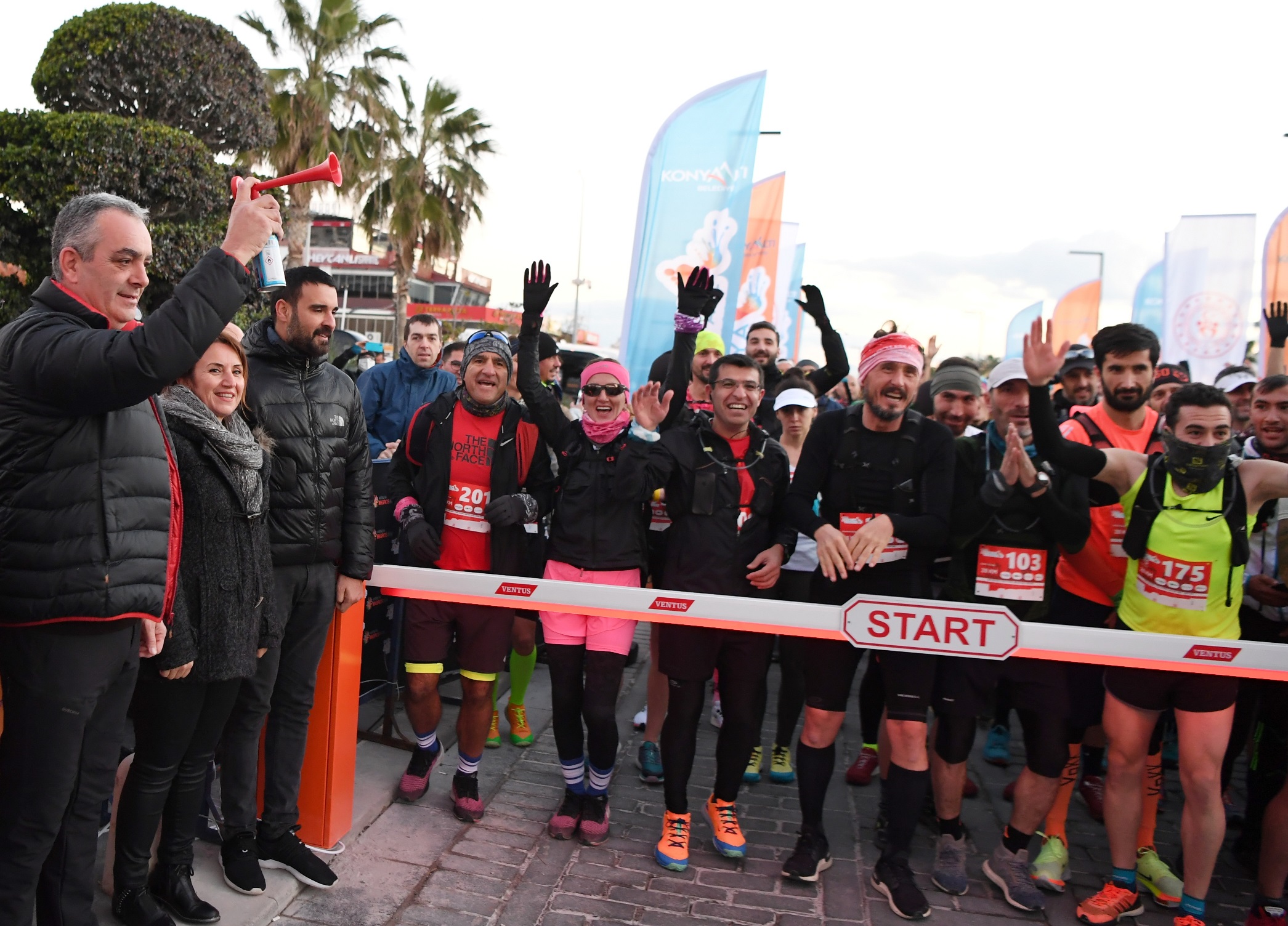 Maviden beyaza Antalya Ultra Trail Maratonu başladı