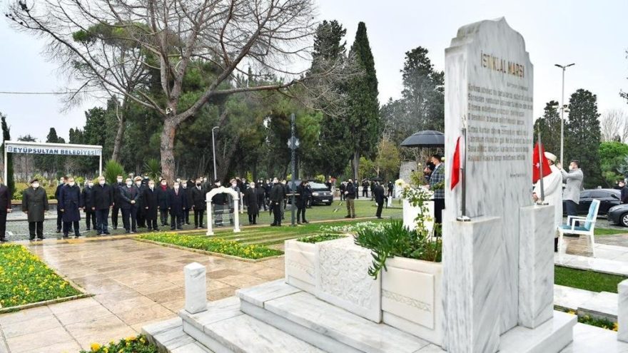 Mehmet Akif Ersoy, vefatının 84. yılında kabri başında anıldı