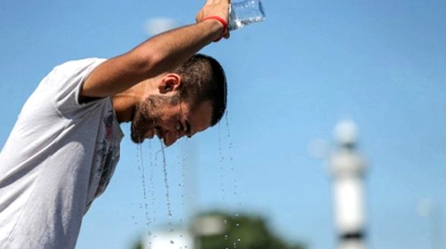 Meteoroloji, Antalya'da pazar günü hava sıcaklığının 38 dereceye çıkmasını bekliyor