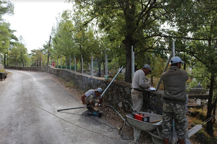 MEZARLIKLARDA BAKIM- ONARIM ÇALIŞMALARI SÜRÜYOR